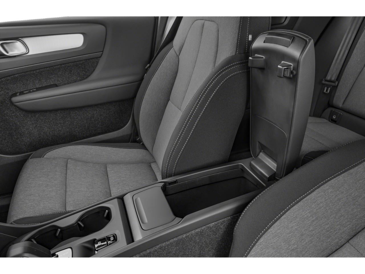 2024 Volvo XC40 B5 AWD Plus Dark Theme