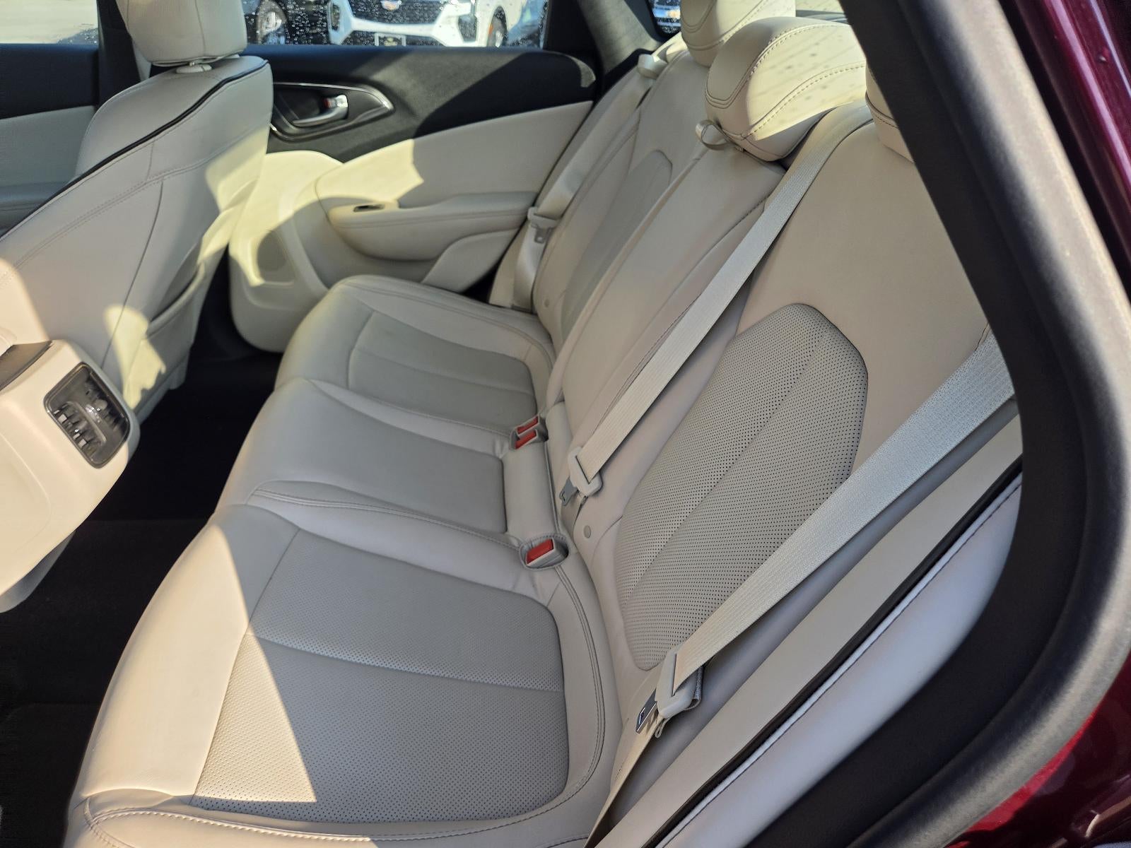 2015 Chrysler 200 4dr Sdn C AWD