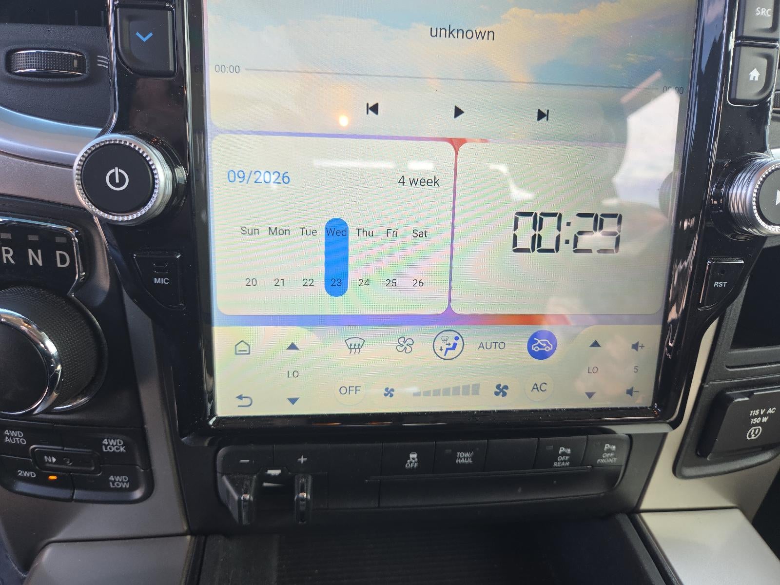 2018 RAM 1500 Big Horn 4x4 Quad Cab 6'4" Box