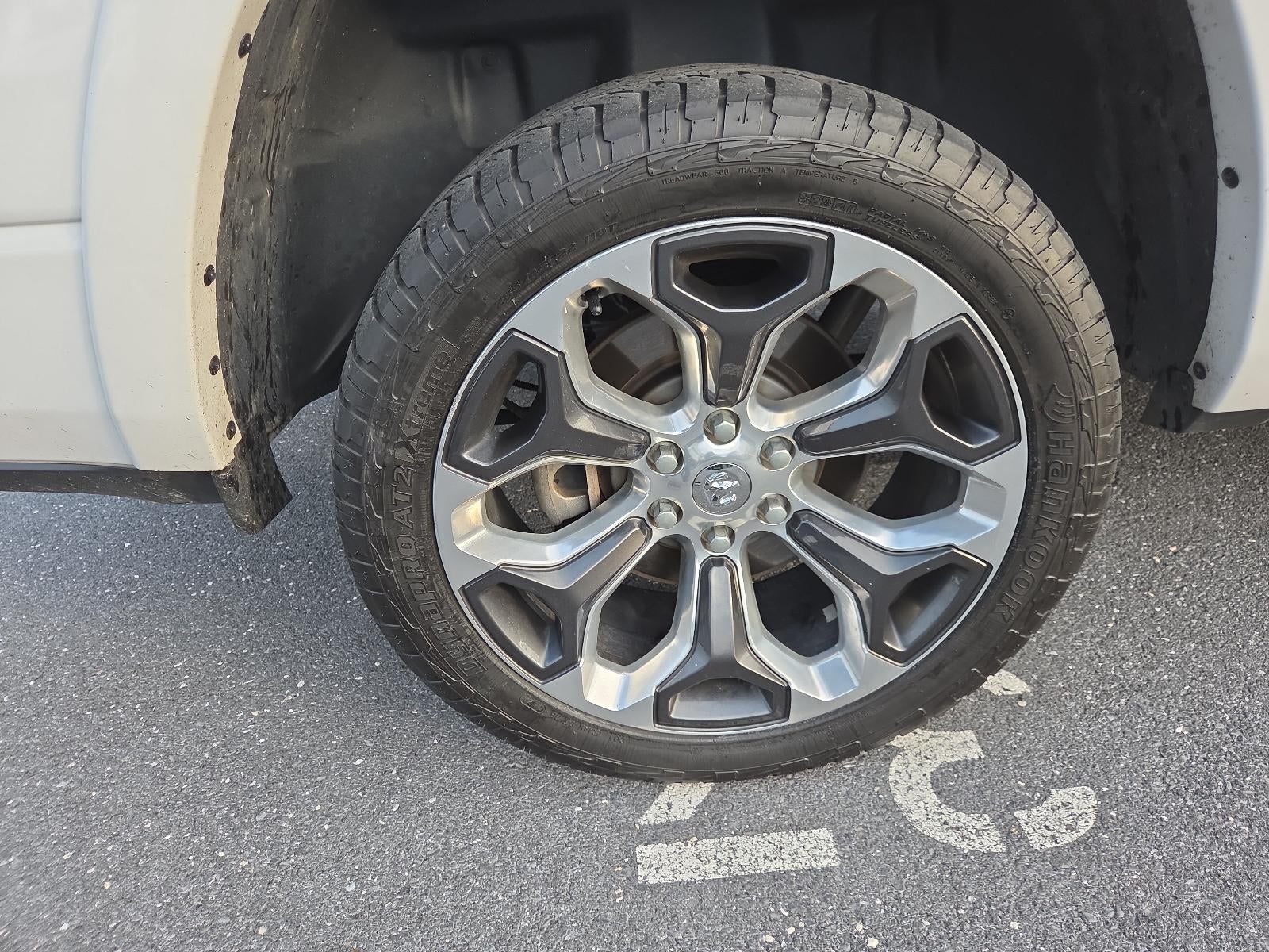2019 RAM 1500 Limited 4x4 Crew Cab 5'7" Box