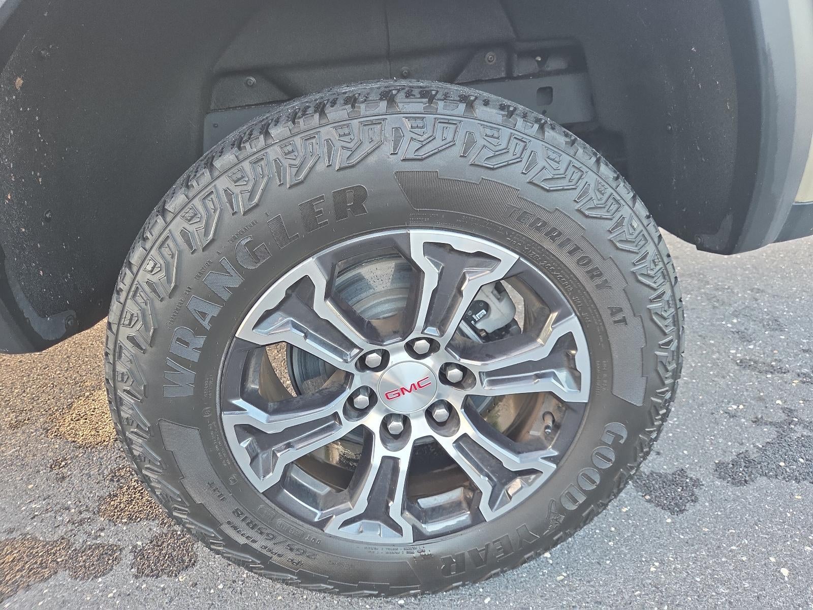 2023 GMC Canyon Crew Cab Short Box 4-Wheel Drive AT4