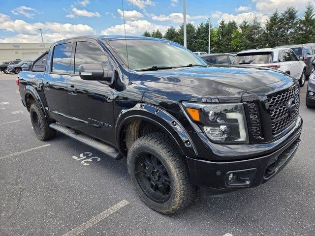 2019 Nissan Titan 4x4 Crew Cab SL
