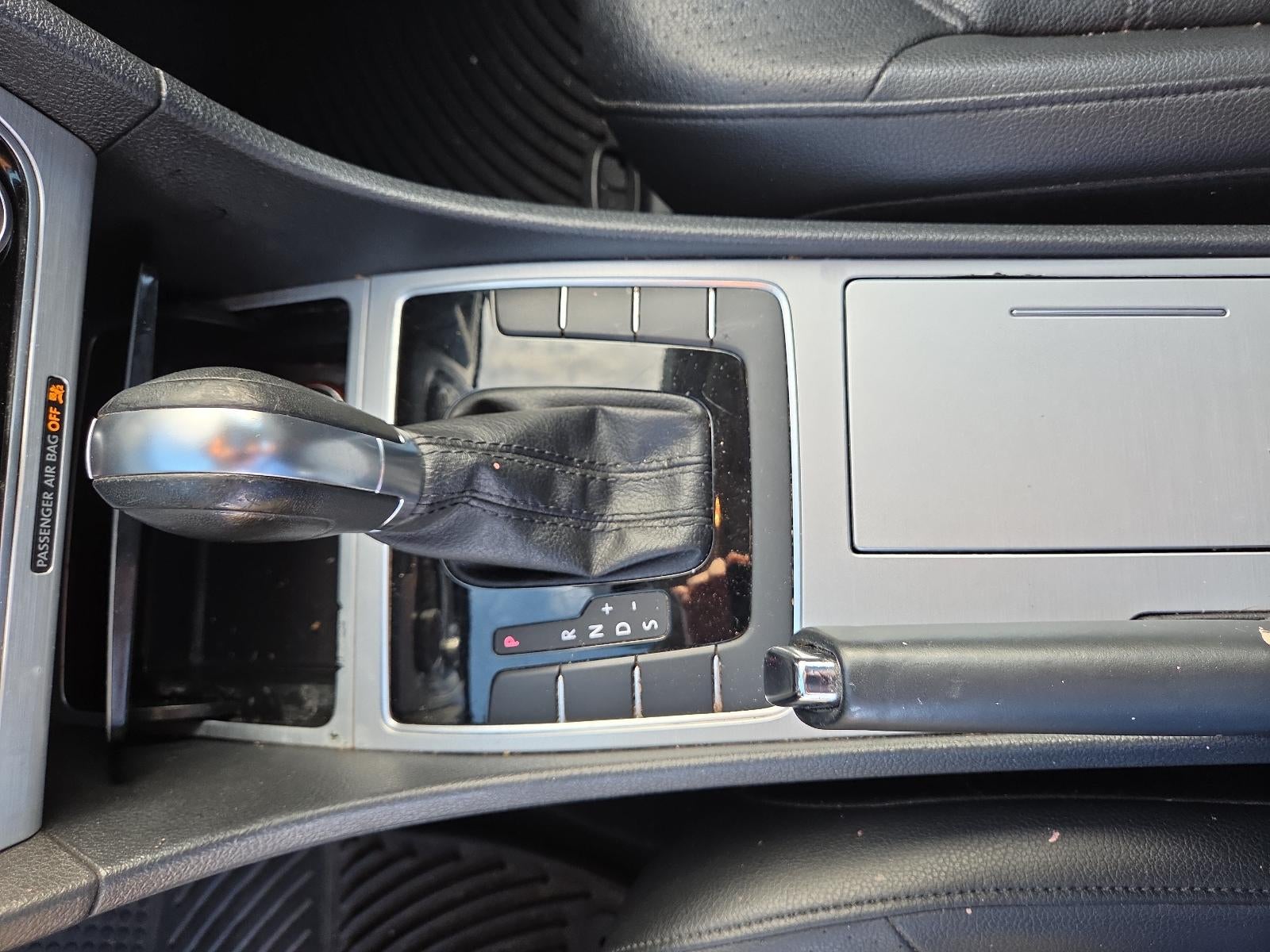 2012 Volkswagen Passat 4dr Sdn 2.5L Auto SE PZEV