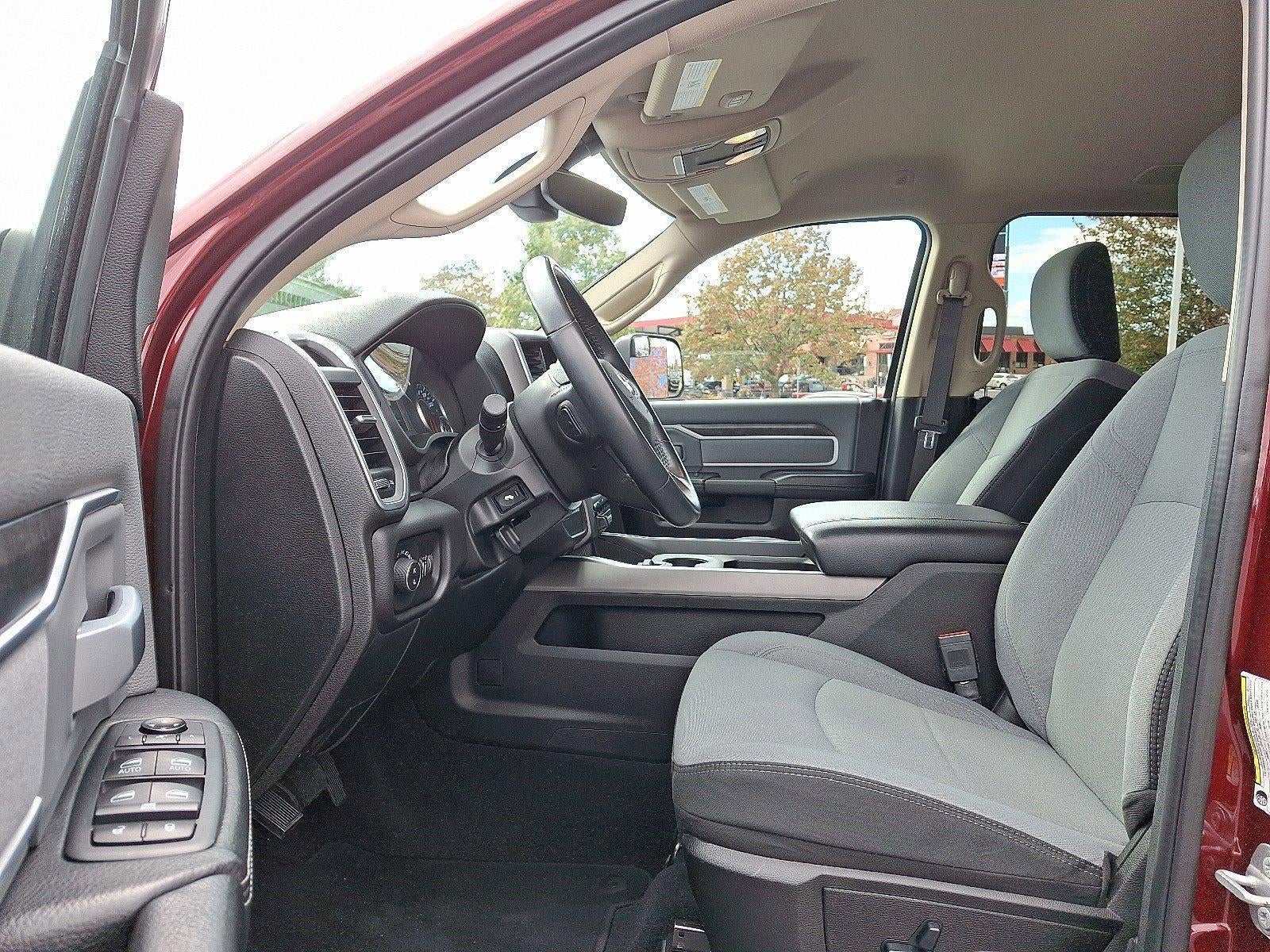 2020 RAM 2500 Big Horn 4x4 Crew Cab 6'4" Box