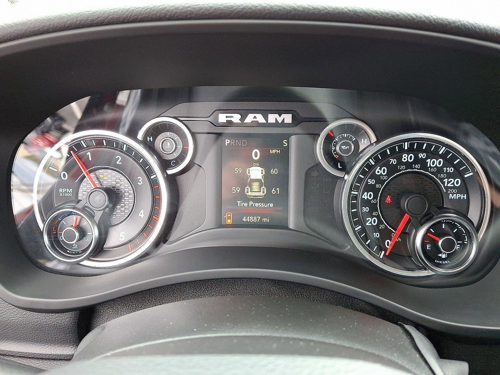 2020 RAM 2500 Big Horn 4x4 Crew Cab 6'4" Box