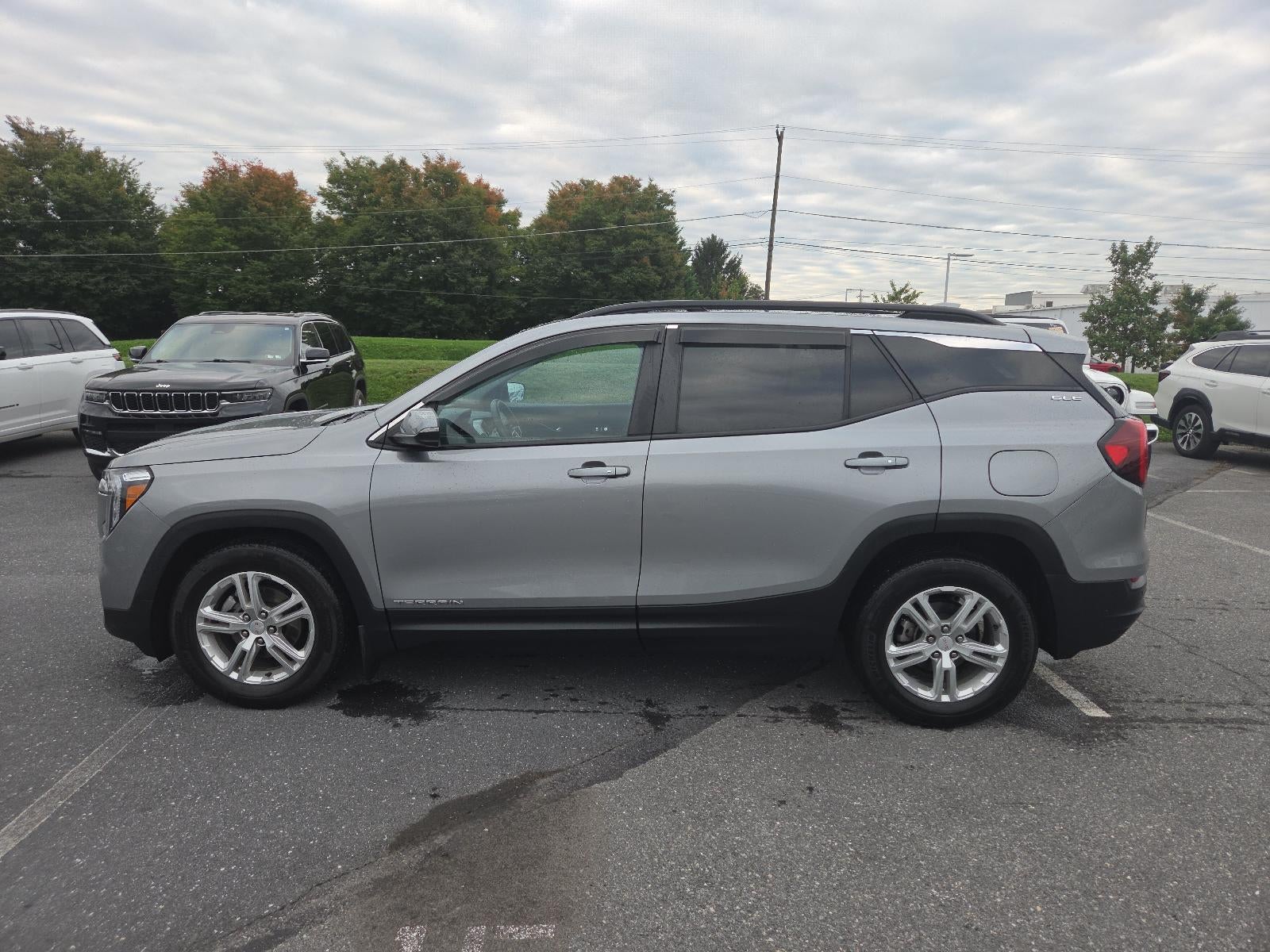 2023 GMC Terrain FWD 4dr SLE