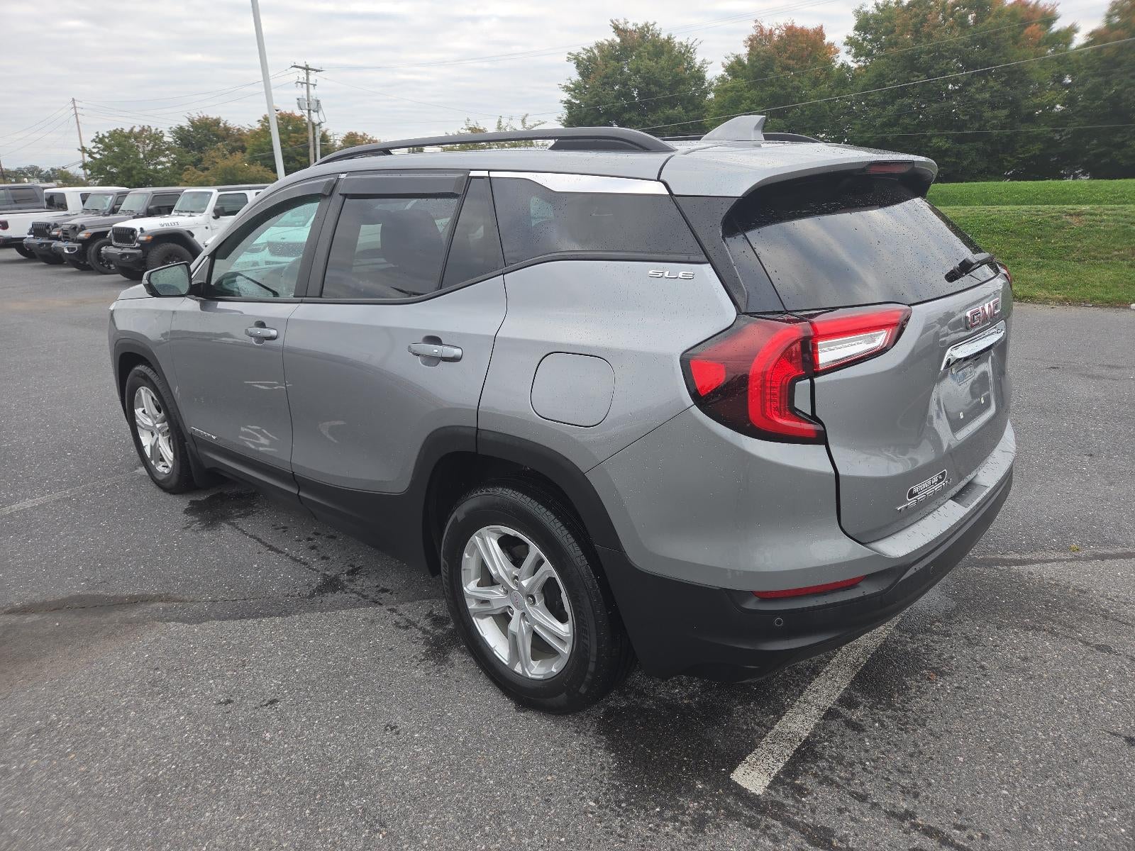 2023 GMC Terrain FWD 4dr SLE