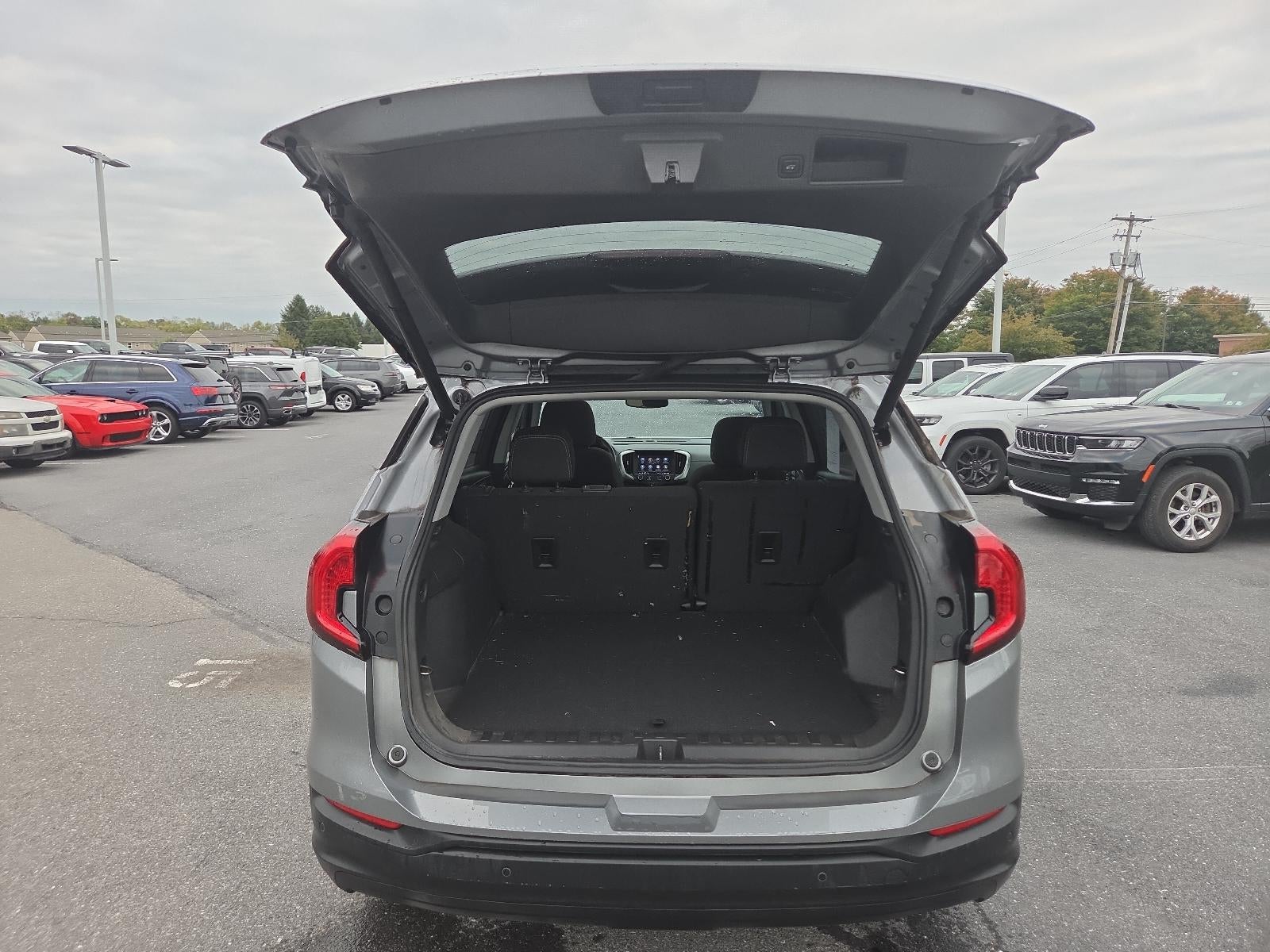 2023 GMC Terrain FWD 4dr SLE