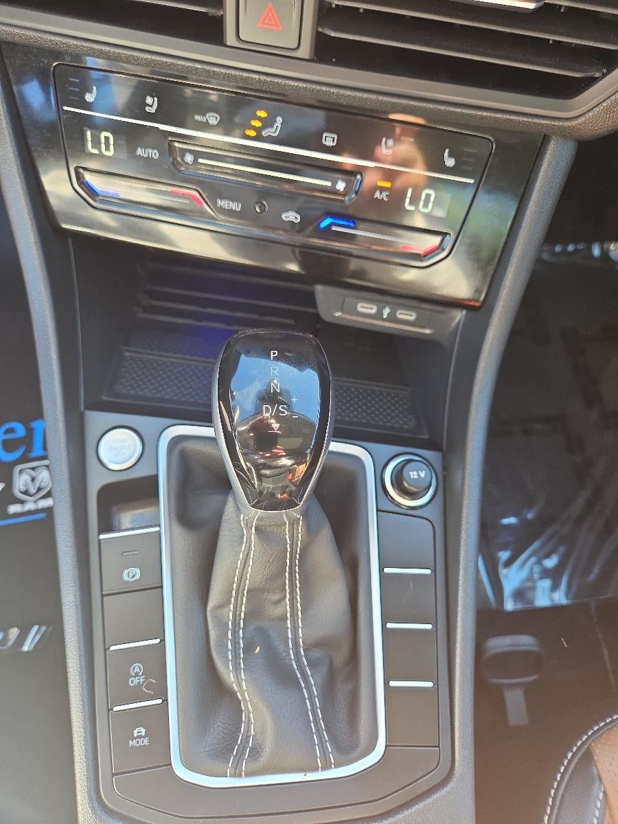 2025 Volkswagen Jetta SEL Auto