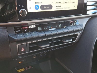 2025 Toyota Camry LE AWD (Natl)