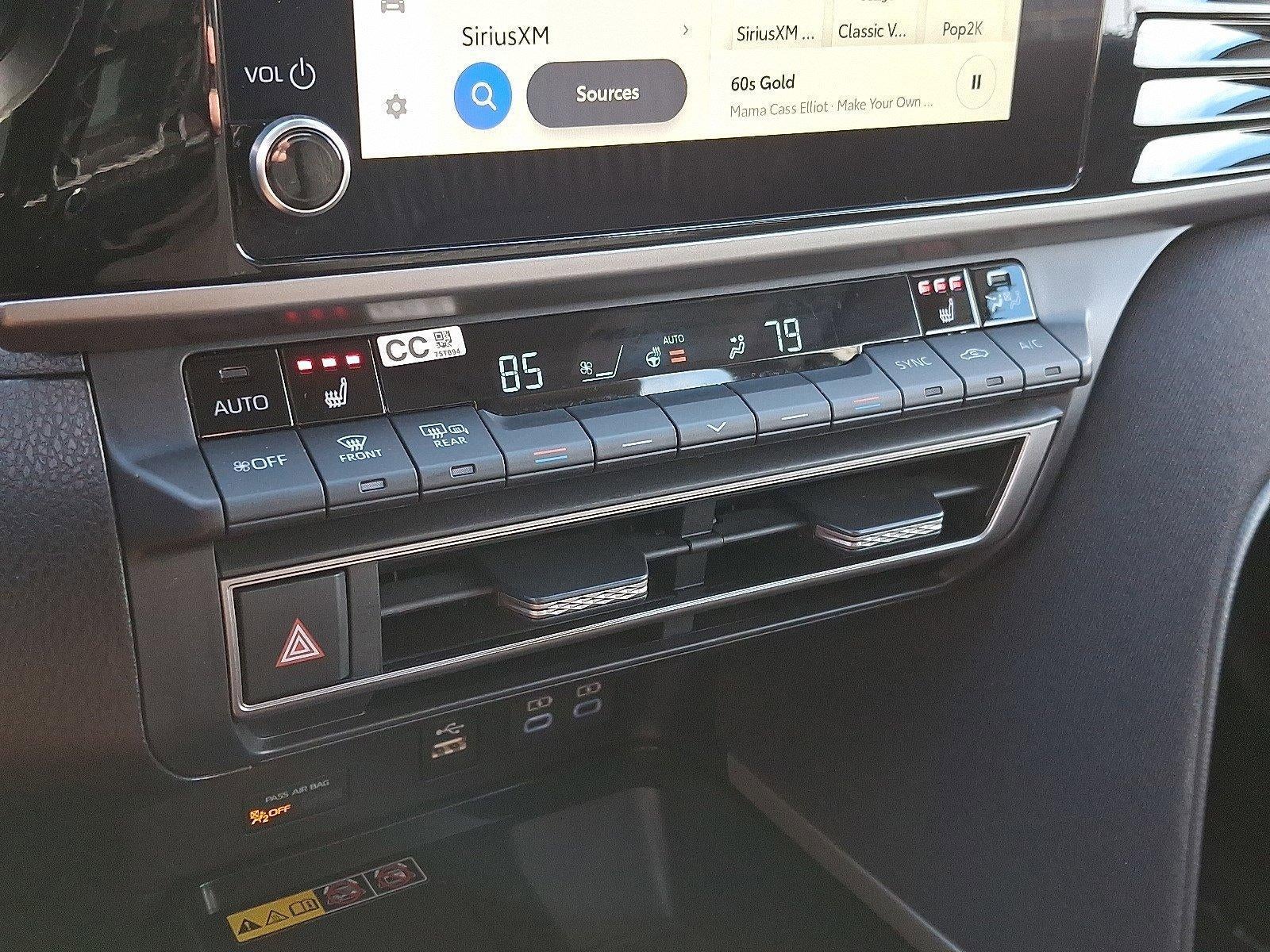 2025 Toyota Camry LE AWD (Natl)