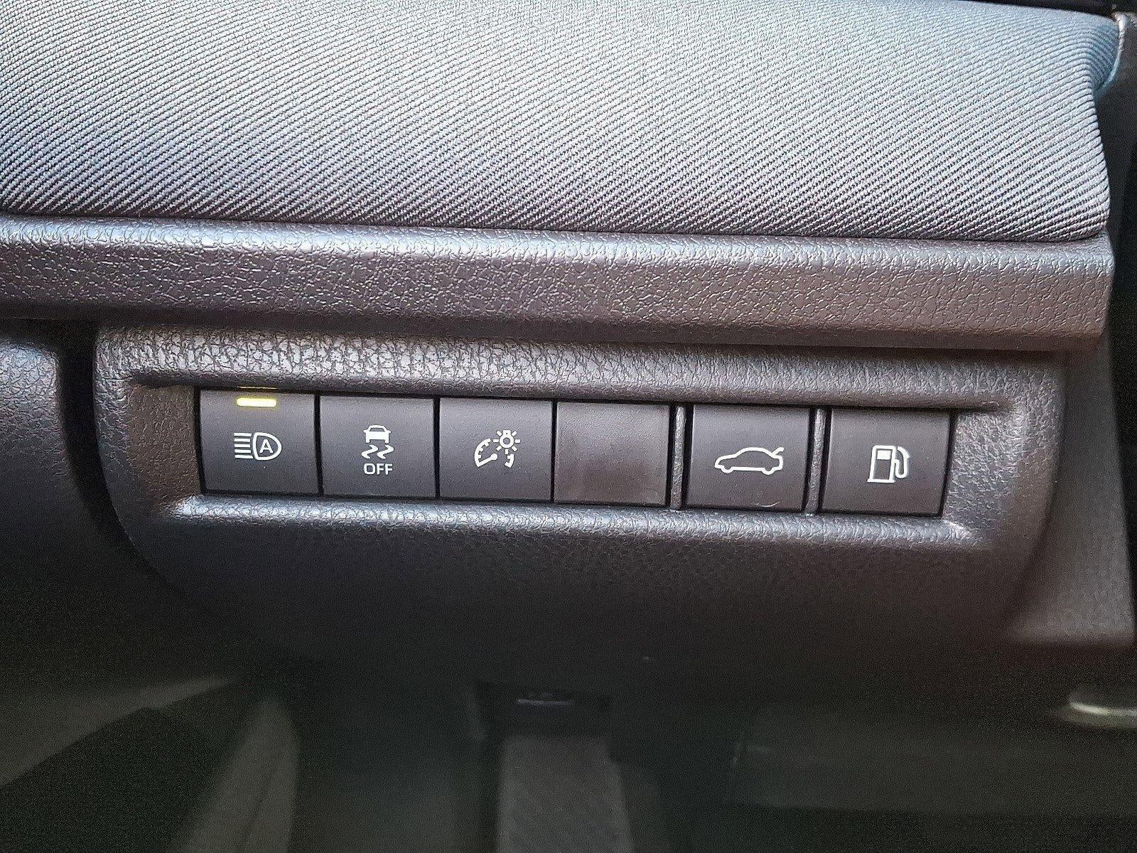 2025 Toyota Camry LE AWD (Natl)