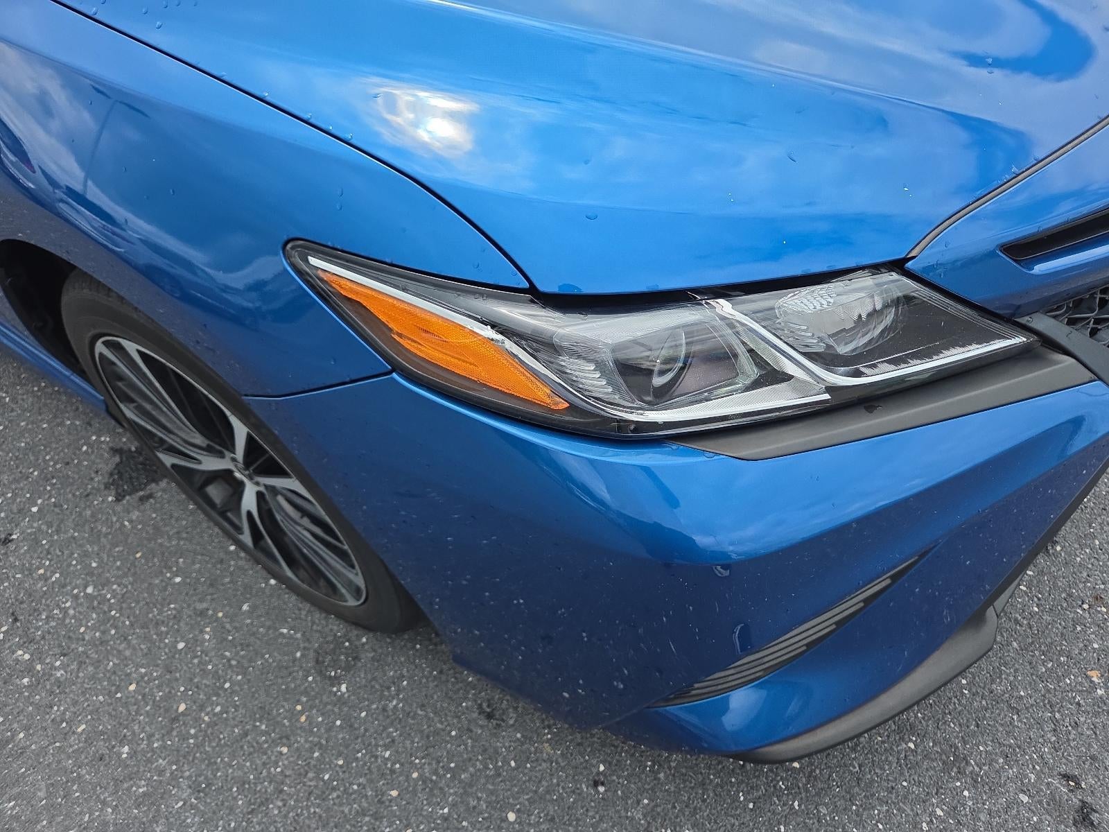 2020 Toyota Camry SE Auto (SE)