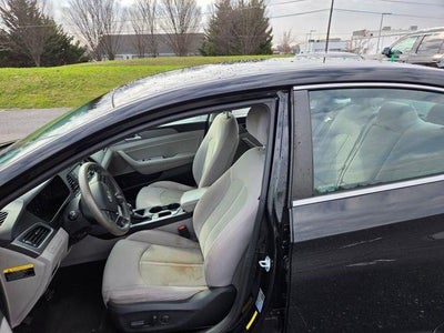 2015 Hyundai SONATA 4dr Sdn 2.4L SE