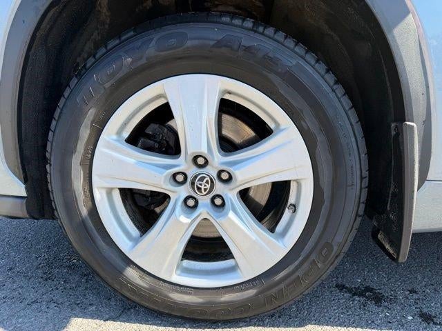 2021 Toyota Highlander LE AWD (SE)