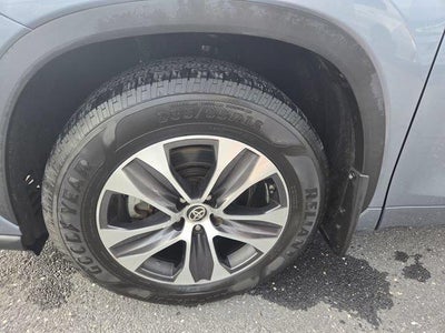 2021 Toyota Highlander XLE AWD (Natl)