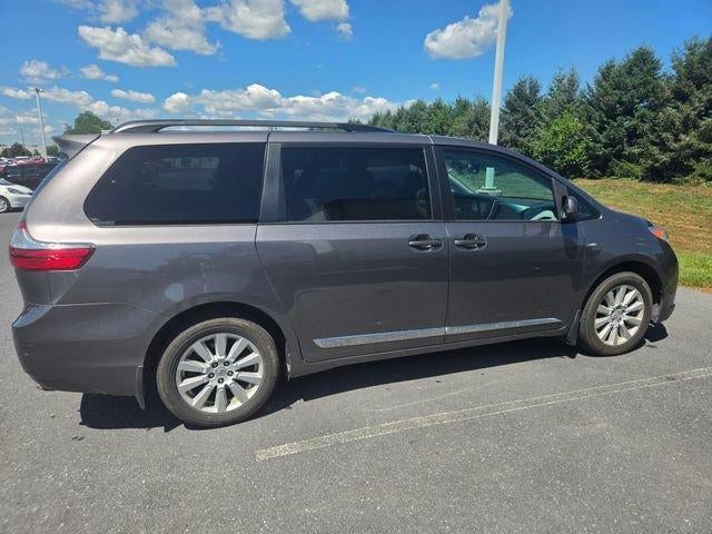2017 Toyota Sienna LE AWD 7-Passenger (GS)