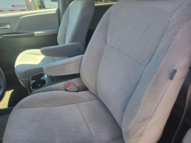 2017 Toyota Sienna LE AWD 7-Passenger (GS)
