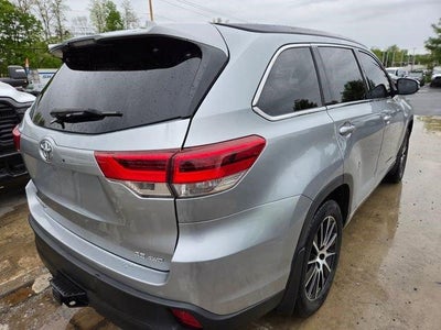 2017 Toyota Highlander SE V6 AWD (Natl)