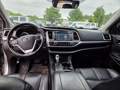 2017 Toyota Highlander SE V6 AWD (Natl)
