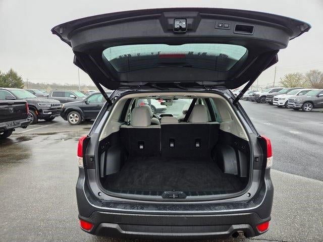 2023 Subaru Forester Premium CVT