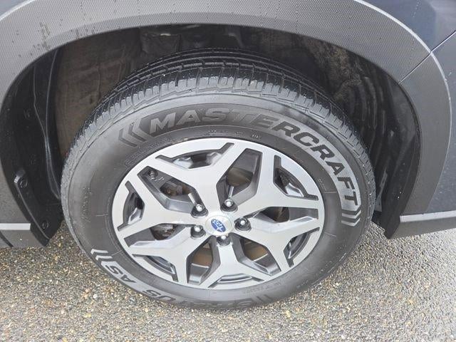 2023 Subaru Forester Premium CVT