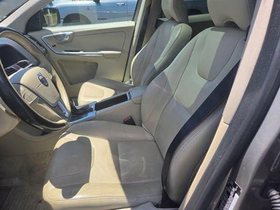 2016 Volvo XC60 AWD 4dr T5 Platinum