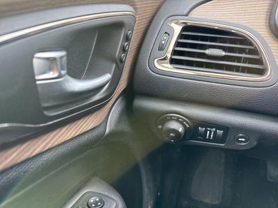 2015 Chrysler 200 4dr Sdn C AWD