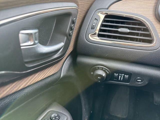 2015 Chrysler 200 4dr Sdn C AWD