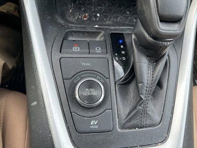 2019 Toyota RAV4 Hybrid LE AWD (Natl)