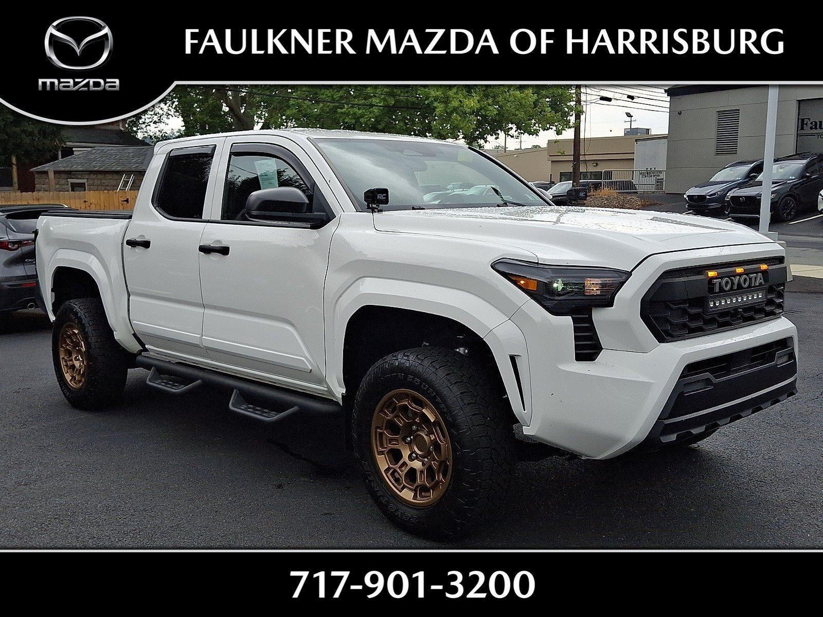 2024 Toyota Tacoma 2WD 2WD SR Double Cab 5' Bed AT (Natl)