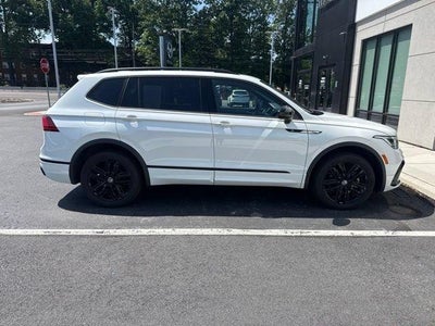 2022 Volkswagen Tiguan 2.0T SE R-Line Black 4MOTION