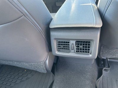 2019 Toyota Camry XLE Auto (SE)