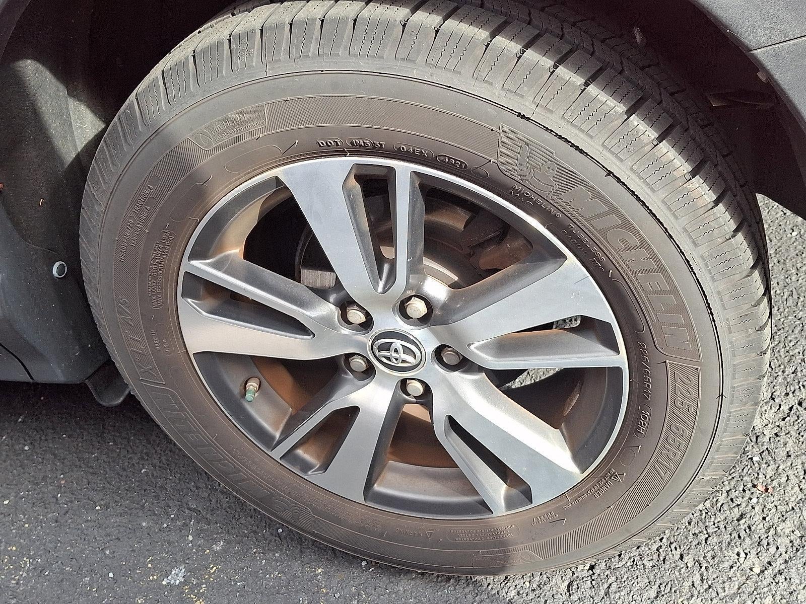2017 Toyota RAV4 XLE AWD (Natl)