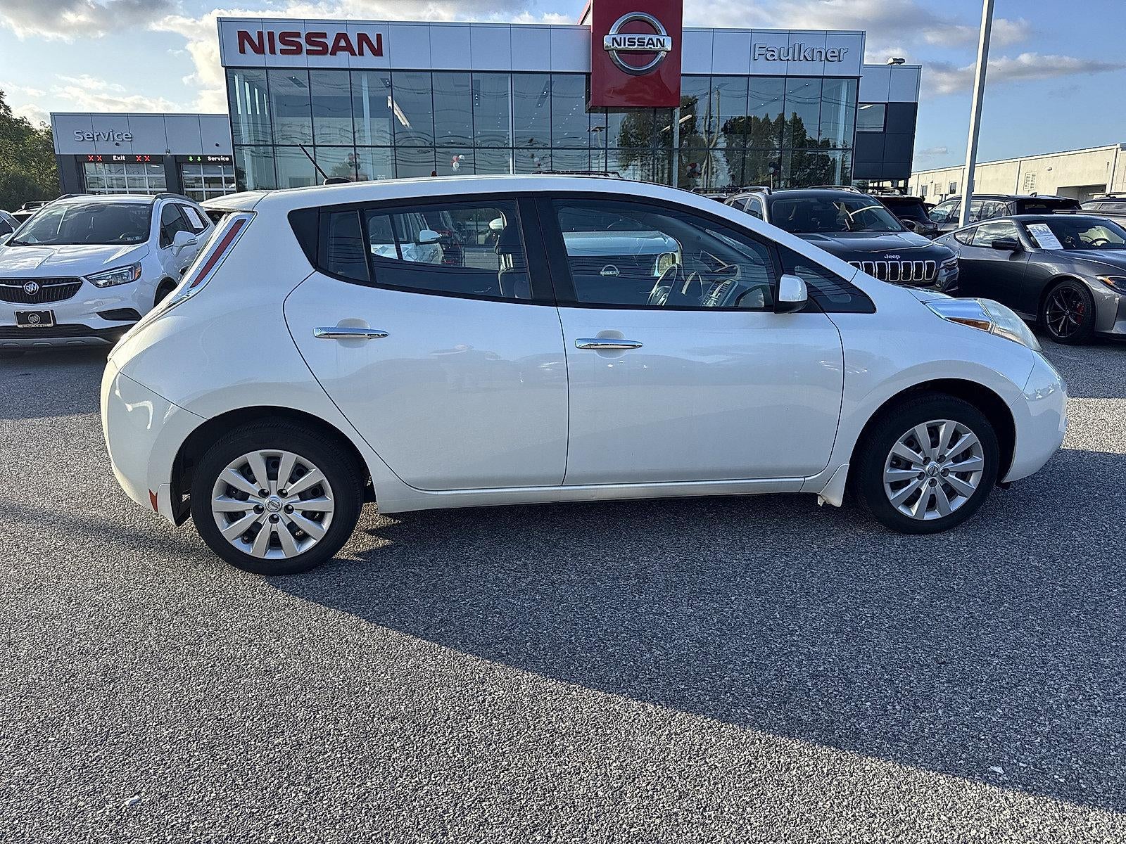 2015 Nissan LEAF 4dr HB S