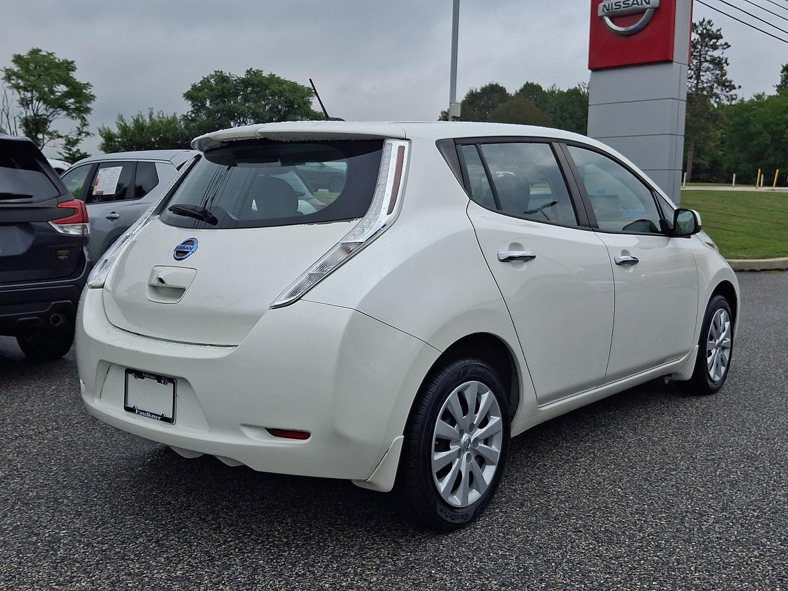 2015 Nissan LEAF 4dr HB S