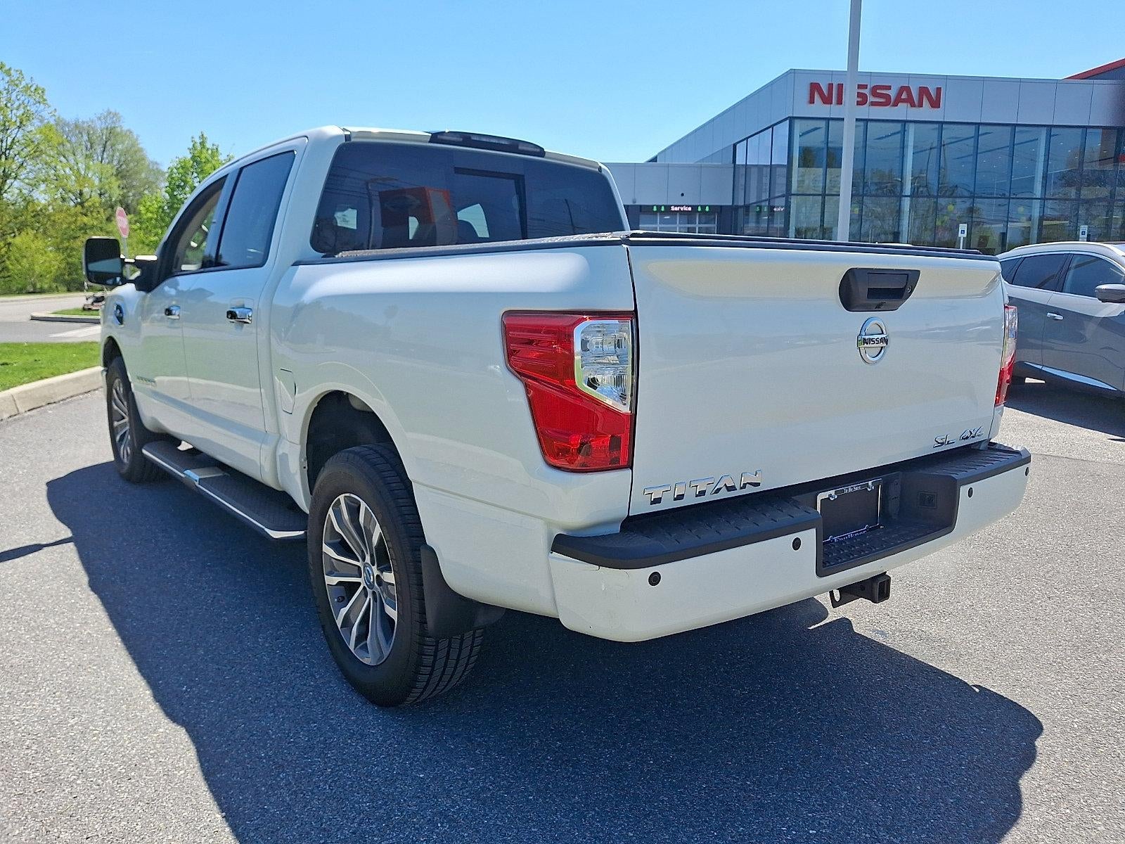 2017 Nissan Titan 4x4 Crew Cab SL