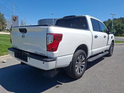 2017 Nissan Titan 4x4 Crew Cab SL