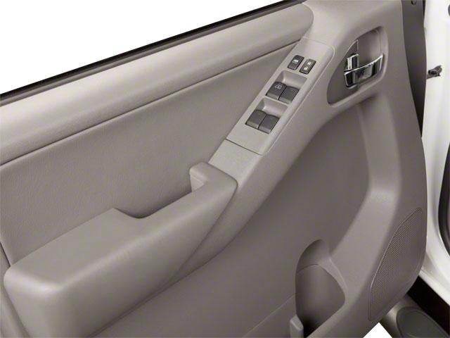 2011 Nissan Frontier 4WD Crew Cab SWB Auto SV