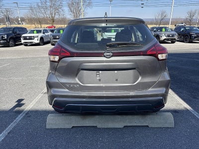 2025 Nissan Kicks Play S FWD