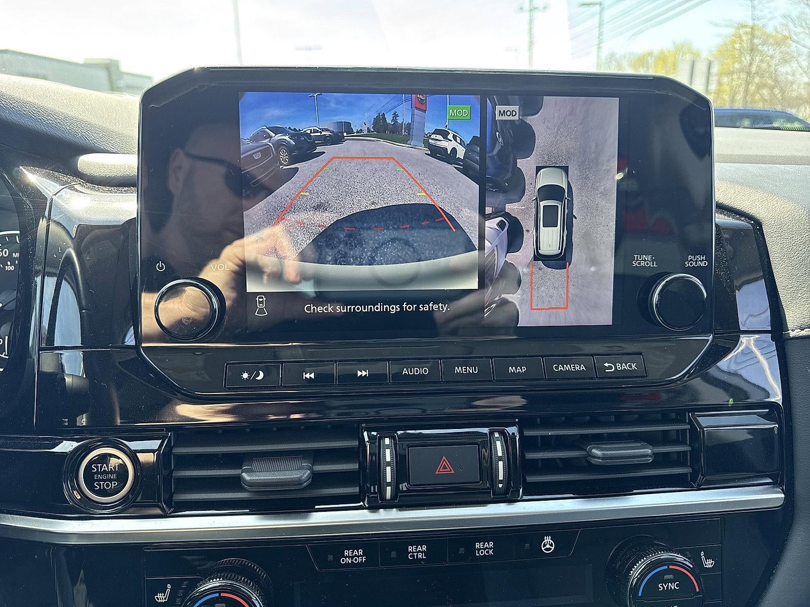 2023 Nissan Pathfinder SL 4WD