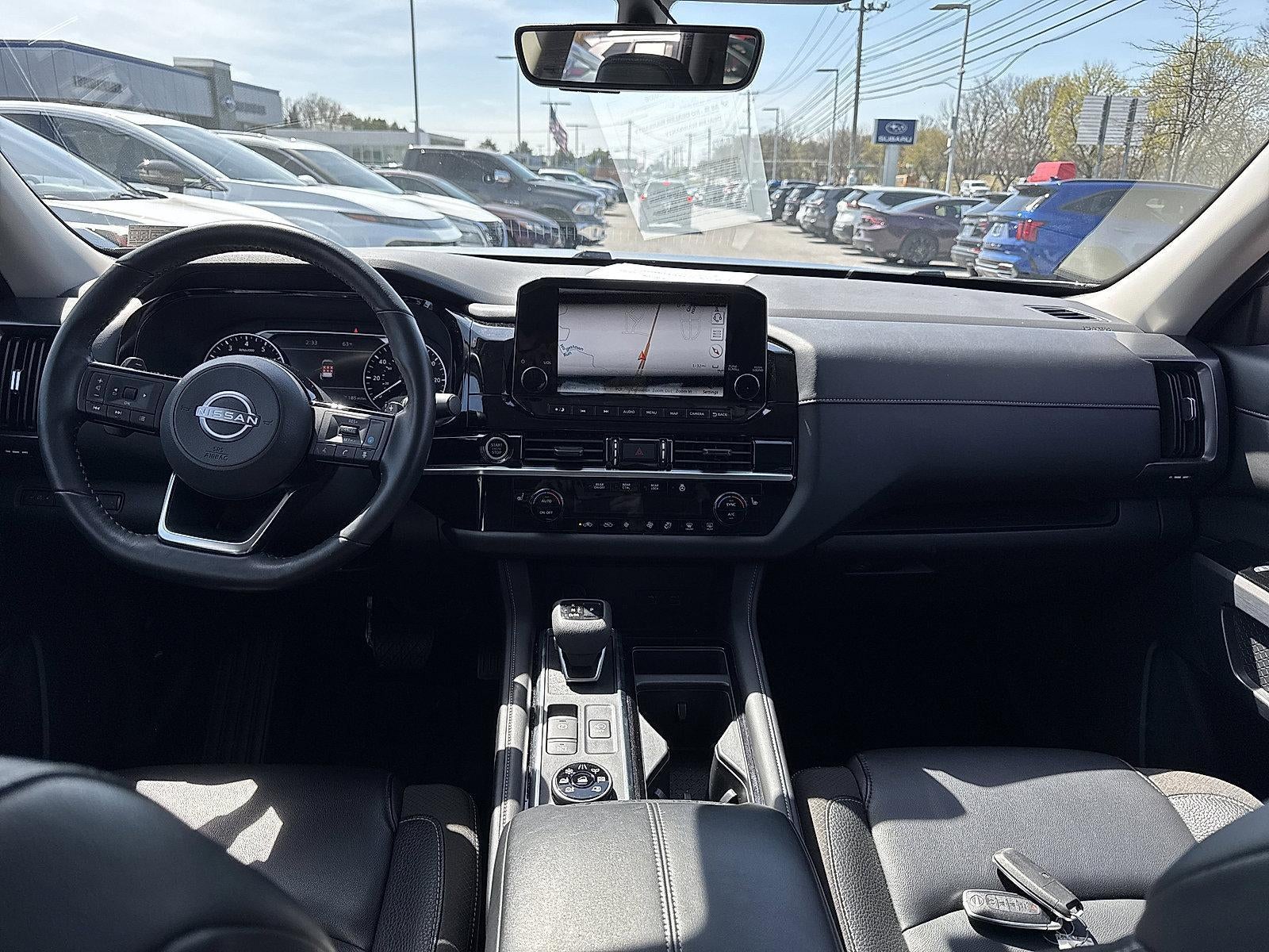 2023 Nissan Pathfinder SL 4WD