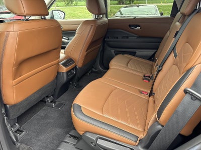 2023 Nissan Pathfinder Platinum 4WD