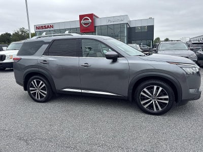 2023 Nissan Pathfinder Platinum 4WD