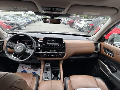 2023 Nissan Pathfinder Platinum 4WD
