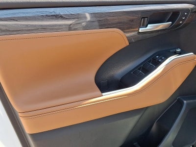 2024 Toyota Highlander Hybrid Platinum AWD (Natl)