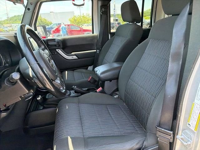 2012 Jeep Wrangler Unlimited Sahara