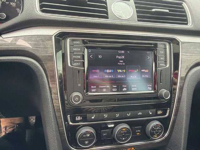 2016 Volkswagen Passat 1.8T SE