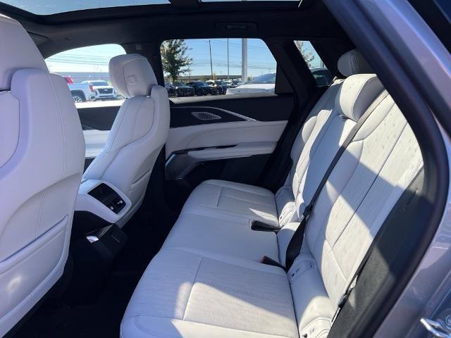 2024 Cadillac LYRIQ Sport 2