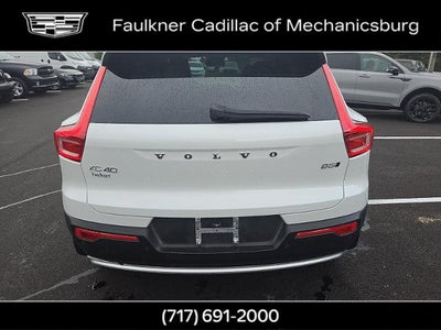 2024 Volvo XC40 Plus Bright Theme
